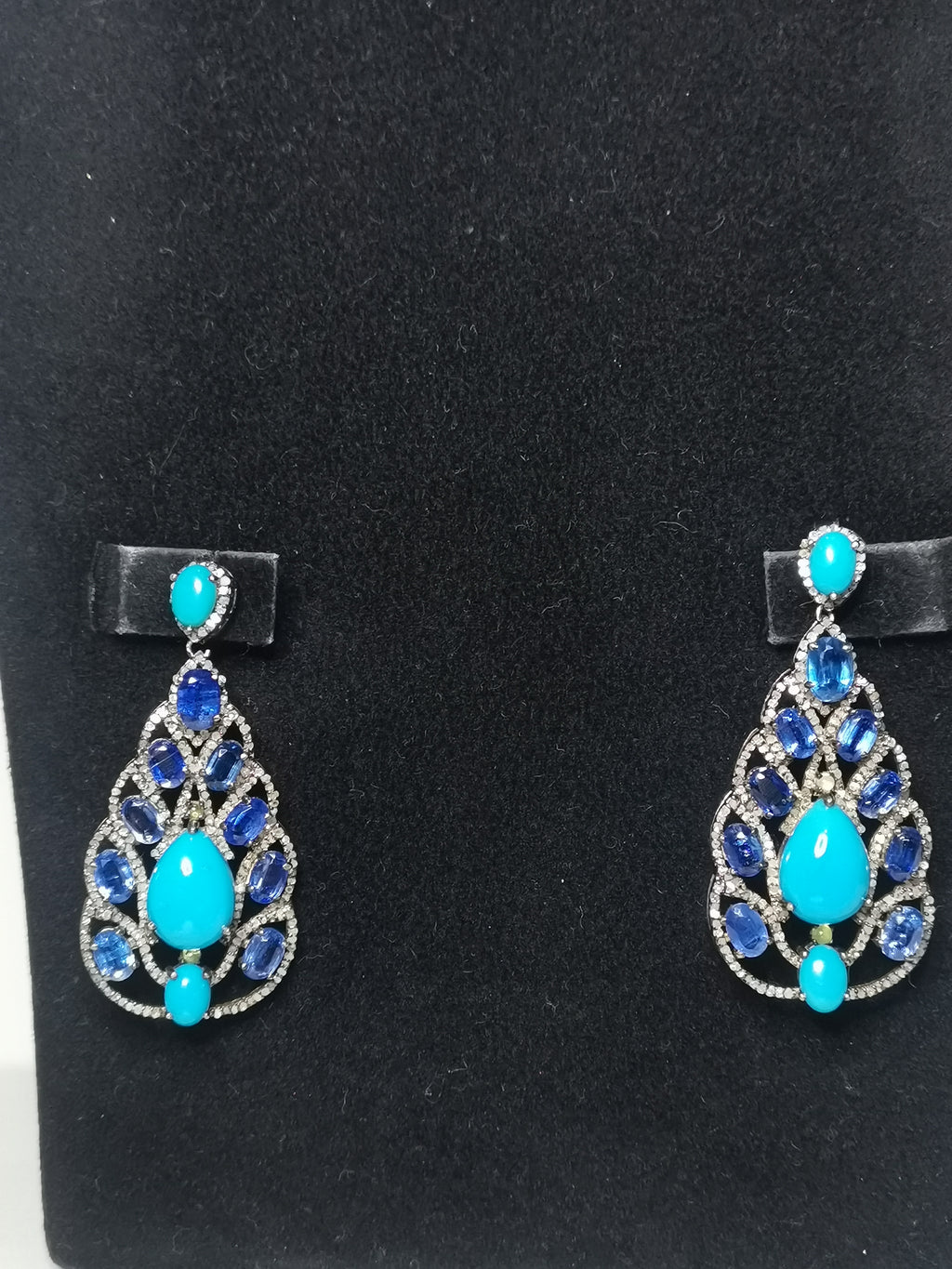 Natural turquoise(1)kyanite(1)diamond(1)