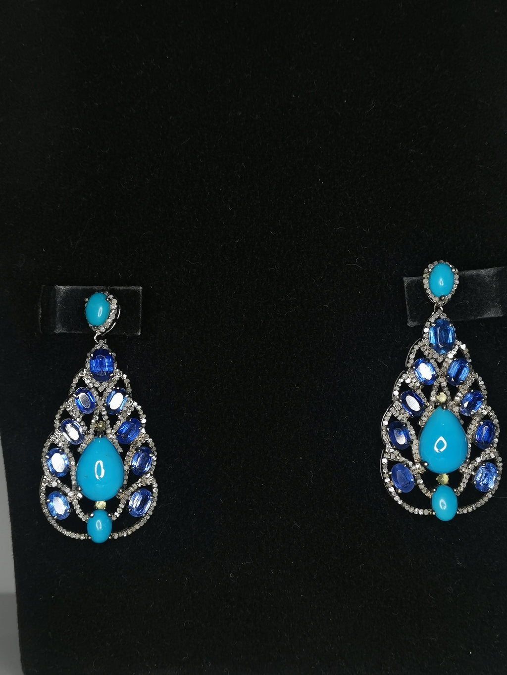 Natural turquoise(1)kyanite(1)diamond(1)